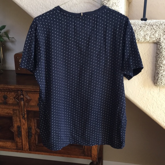 Two crew-neck knit shirts - Picture 4 of 8